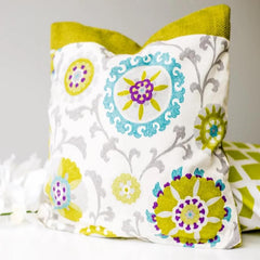 Hello Spring Floral Pillow | Hello Spring Floral Pillow | hookedonhomes